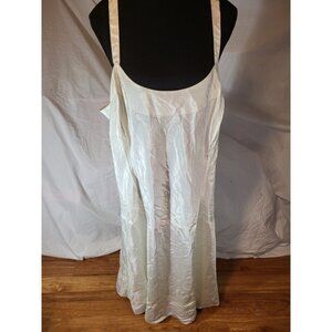 Vintage 1970s Francine Size 48 Full Slip Blue Trim